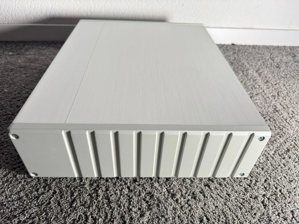 T+A T + A PA 1000 E PA1000 E High End Vollverstärker in silber aus 2016 - Bild 3 von 4