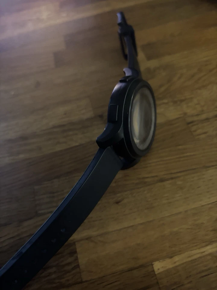 Reloj digital deportivo negro para hombre Foto 4 de 4