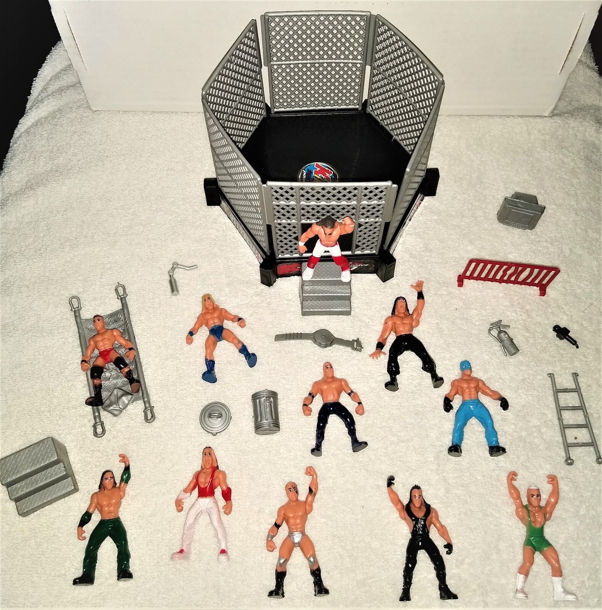 Big Lot of Mini Wrestling Figures, Steel Cage, Steps, Trash Can 