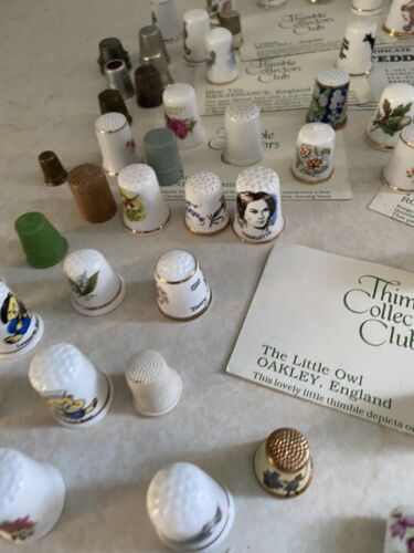 73 Job Lot Bundle Bone China Etc Collectable Mixed Thimbles Souvenir & Rack - Picture 17 of 24