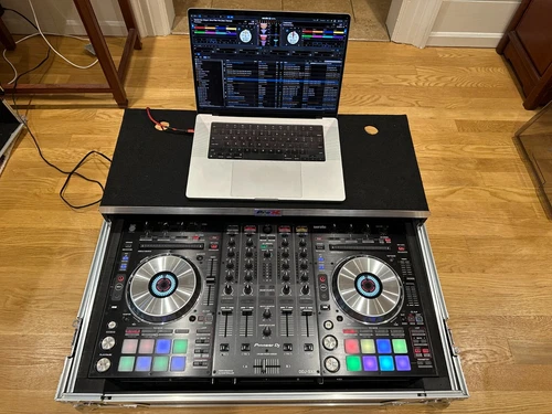 Pioneer DDJ-SX3 DJ Controller With Flight Case & Cover (Excellent Cond.)