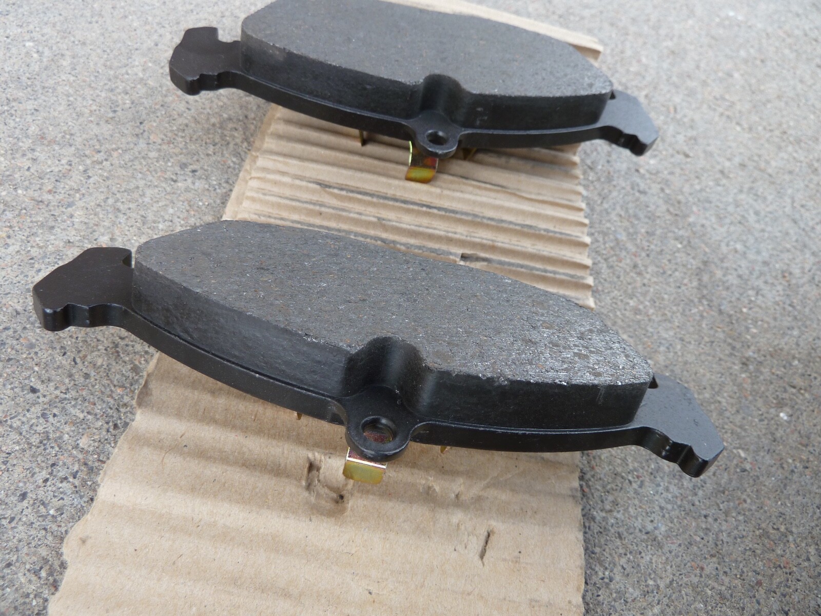 NEW 1997-99 Aston Martin DB7 Genuine Factory Rear Brake Pad Kit Set Pads 