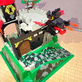 LEGO System Fire Breathing Fortress 6082 In 1993 Used Retired Complete Japan