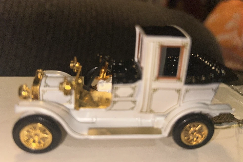 Matchbox Collectibles 1912 PACKARD LANDAULET 1:43 40th Anniversary - Image 4 of 4