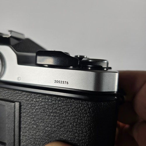 Nikon FE2 35mm Silver Film Camera with 210mm 1.4 5.6 lens Nice - Picture 9 of 16