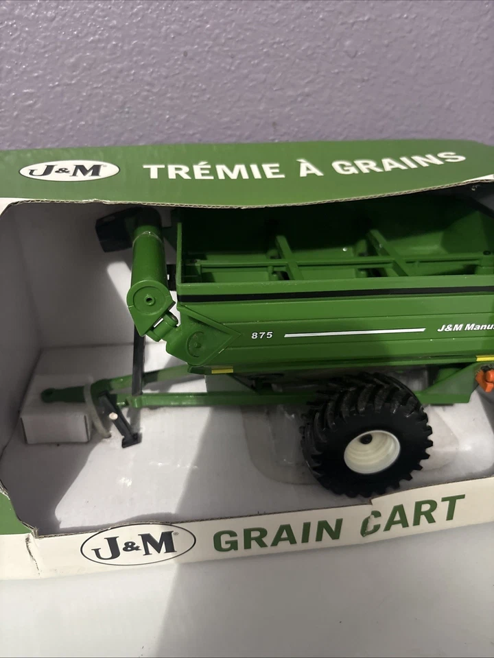 New ERTL J&M Manufacturing 875 Grain Cart #45178 Green Diecast Metal 1/32 Scale - Image 3 of 4