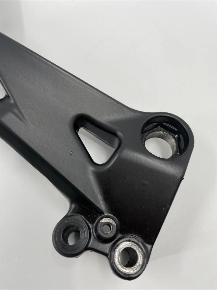 KTM RC390 390 2016 soporte de montaje de clavija lado derecho 90503039000 #D5 Foto 2 de 4