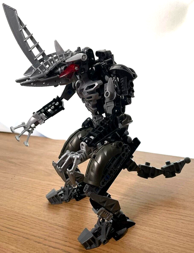 LEGO BIONICLE 8811 Toa Lhikan and Kikanalo, 100%Complete, No Box or Instructions - Picture 10 of 10