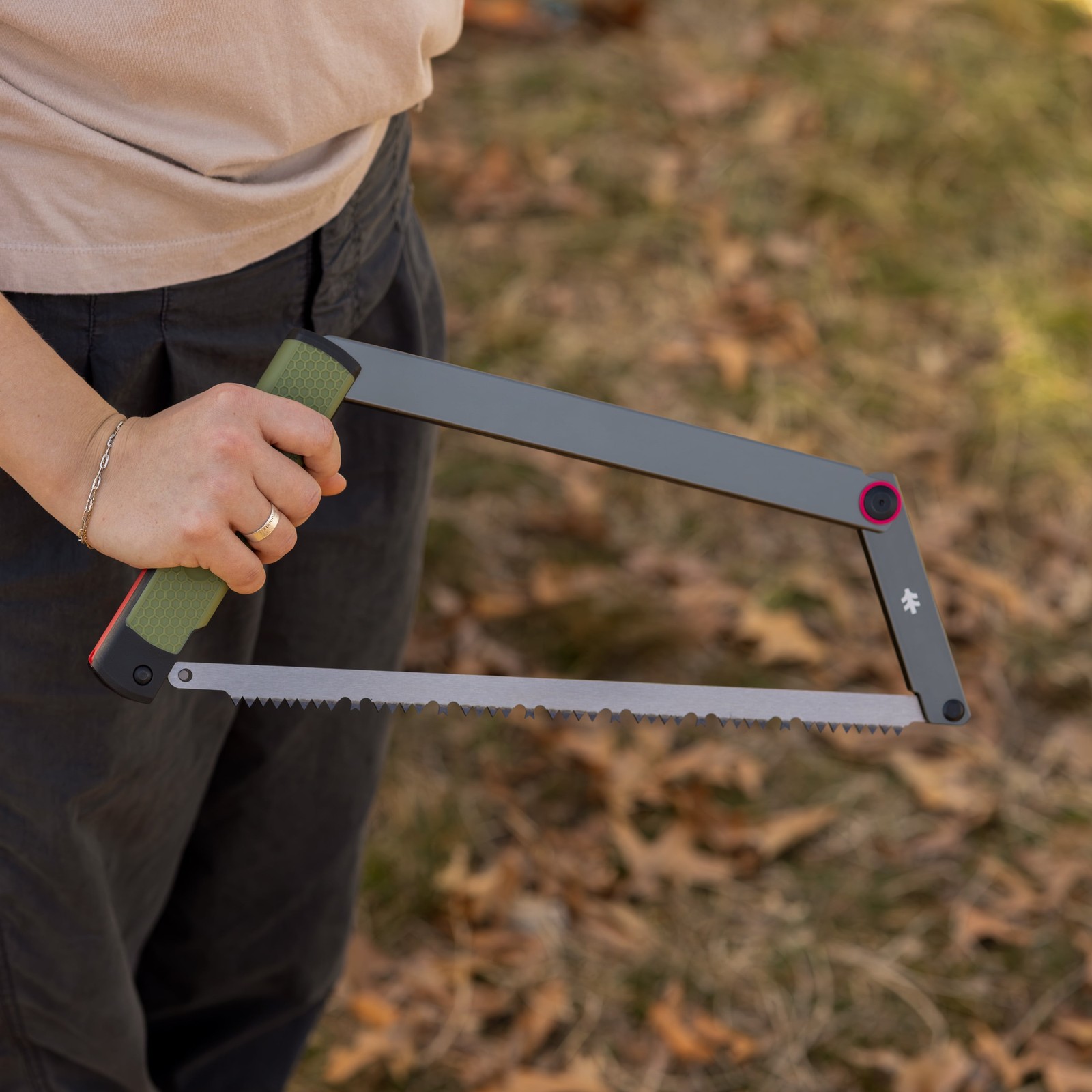 Swiss Tech Ändern Camp Folding Bow Saw, Lightweight, Packable,Non-slip handle 