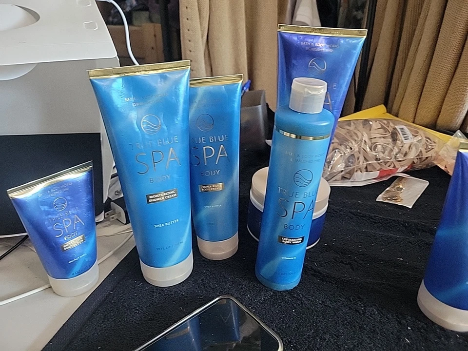 13 Piece  True Blue Spa Body Wash, Shower Cream, Body Cream Foot Scrub, Soak - Image 2 of 4