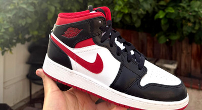 Nike Air Jordan 1 Mid (GS) ''Gym Red/White'' - Youth Size 5Y  DJ4695-122