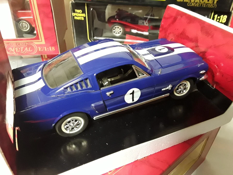 voiture 1/18 FORD MUSTANG tout ouvrant MIRA golden line N/B id norev solido 2 - Photo 2/4