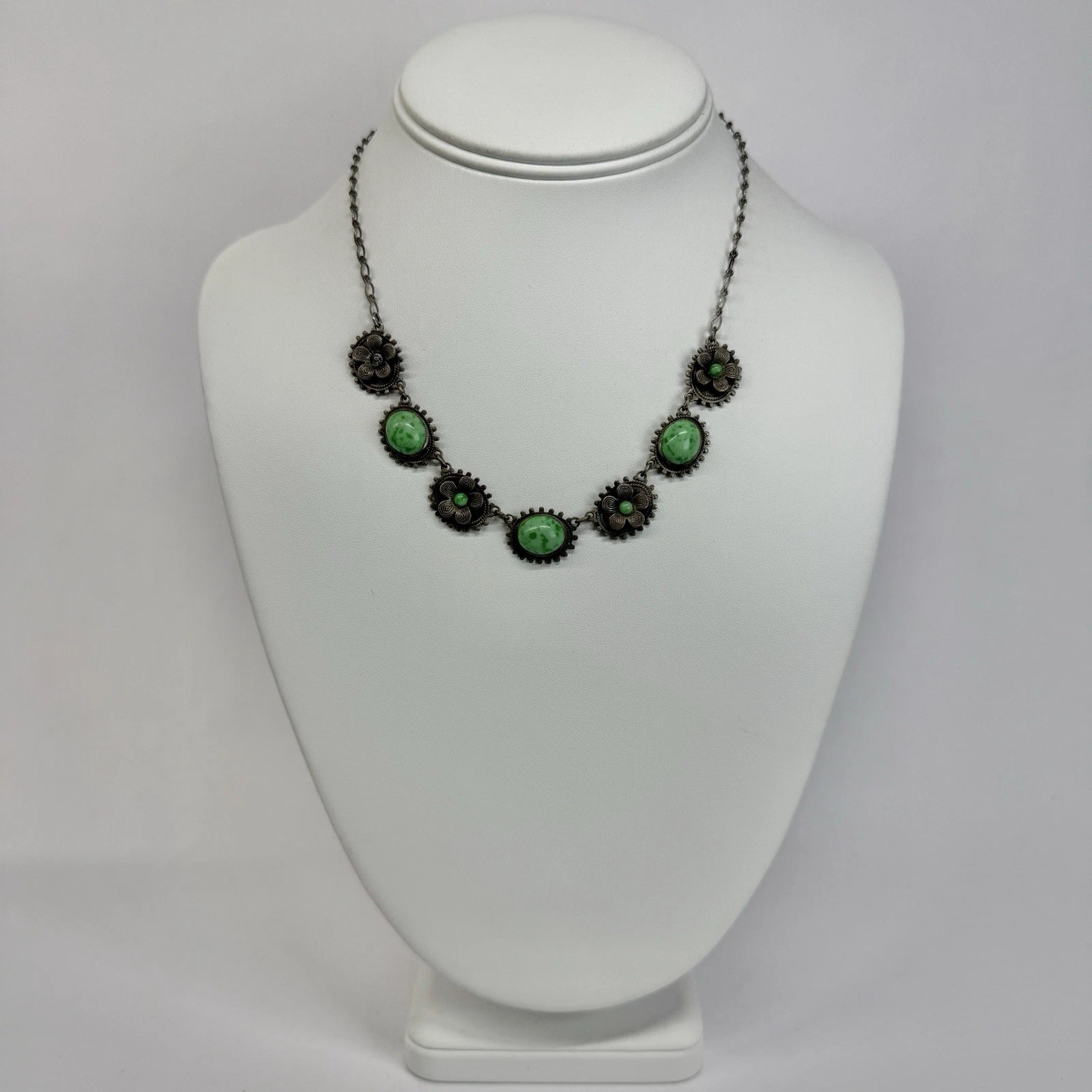 Elegant Art Noveau Green Flower Link Silver Tone Vintage Necklace Jewelry N513