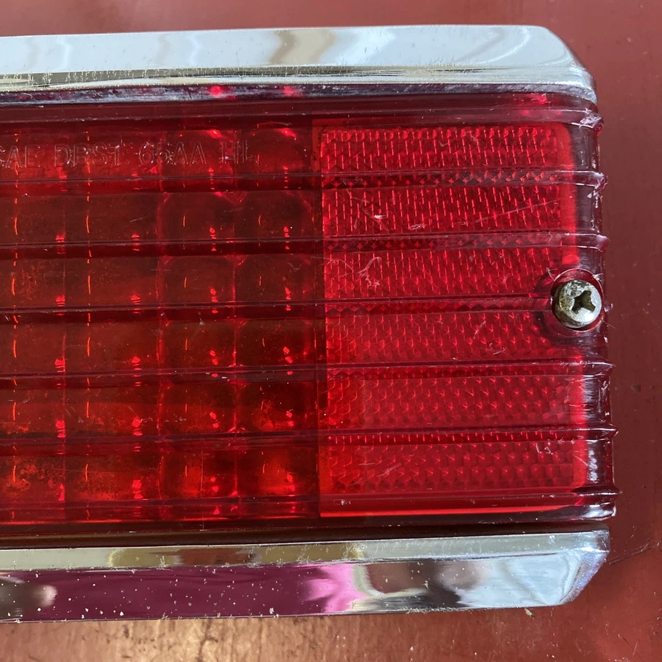 AMC RAMBLER AMERICAN 440H 1965 OEM MONTAJE DE LUZ TRASERA LH Foto 2 de 4