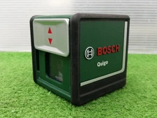 bosch quigo 2 excellent cross line laser level with mount and adapter japan used