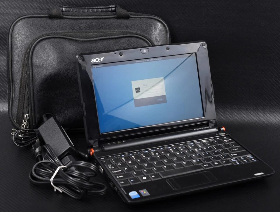 Acer Aspire One ZG5 Mini Netbook 2011 Locked As-Is w/ Charger & Case Powers On - Image 2 of 4