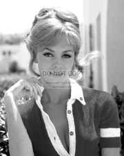 MICHELE MERCIER FRENCH ACTRESS - 8X10 PUBLICITY PHOTO (RT719)