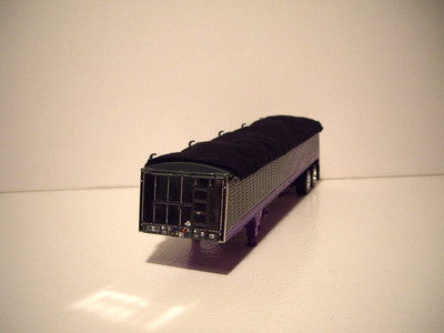 DCP FIRST GEAR 1/64 GRAY AND PURPLE TANDEM AXLE WILSON COMMANDER GRAIN TRAILER