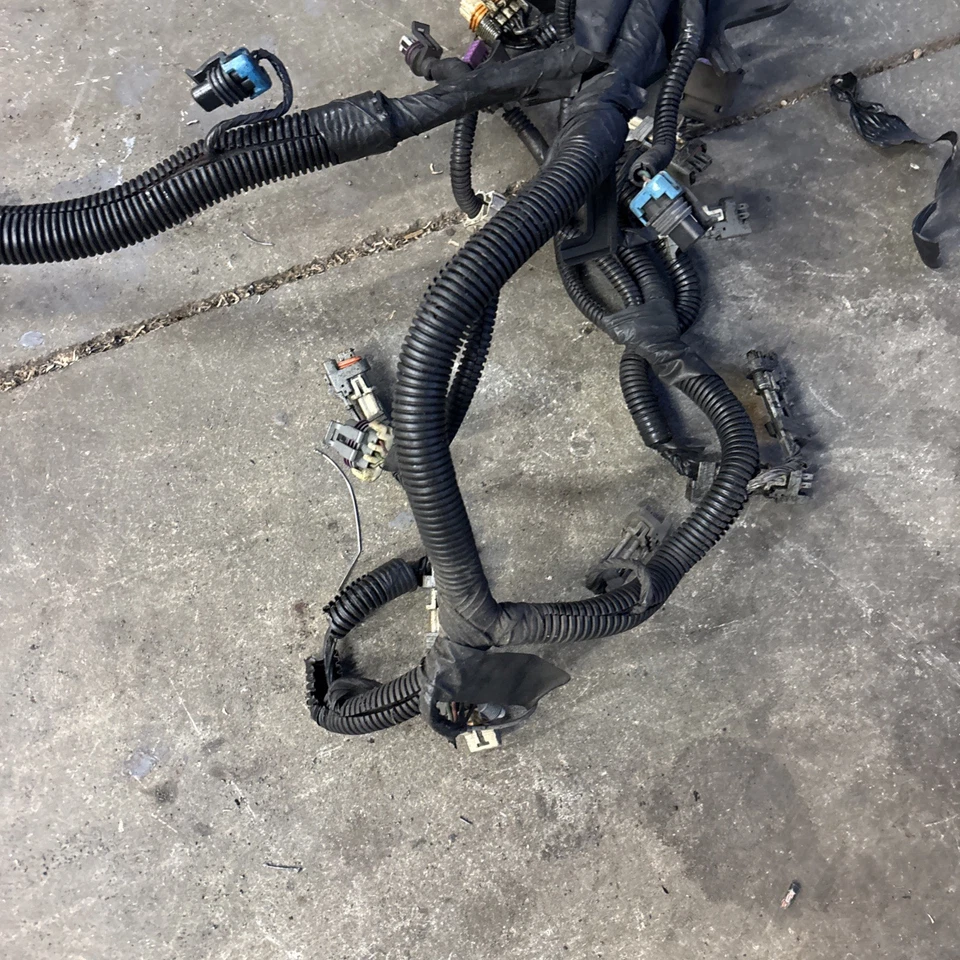 2003-2004 Trailblazer XL, ENVOY XL , Rainier ENGINE WIRE HARNESS 5.3L VORTEC - Image 2 of 4