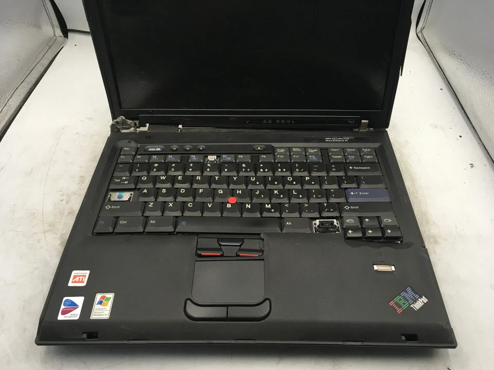 IBM THINKPAD T43 - FOR PARTS/REPAIR - INTEL CENTRINO - NO RAM - DAMAGED -READ-BB - Image 3 of 4