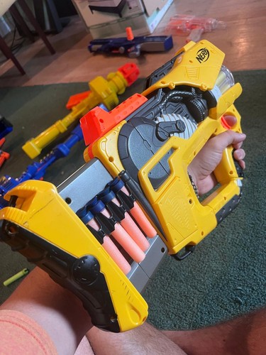 Nerf N-Strike Firefly Rev-8 Yellow Blaster Gun - Picture 3 of 6