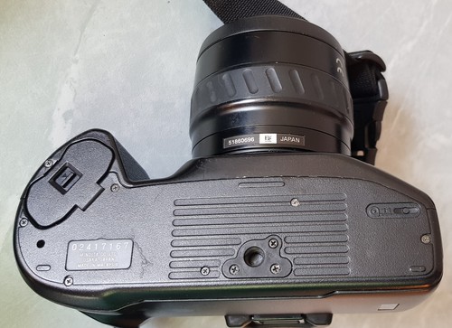 Vintage MINOLTA MAXXUM 300si 35mm Film Camera with 35-70mm Zoom Lens + Bag - Picture 6 of 11