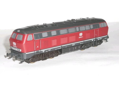 ROCO 215 cl. DB Diesel. Excellent cond. 4 axles driven & lights. HO. 2 rail DC - Picture 2 of 10