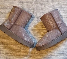 TOP MODA Brand New Rhinestone Gray Boots Size 5 White faux fur inside