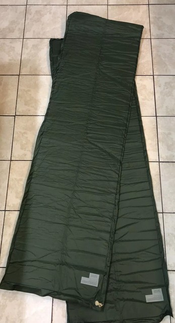 US MILITARY SELF INFLATING VINYL SLEEPING MAT 72" (L) X 20" (W)**Good