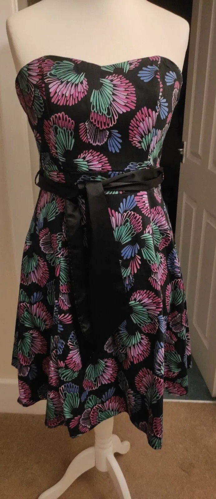 Picture 1 of 4
