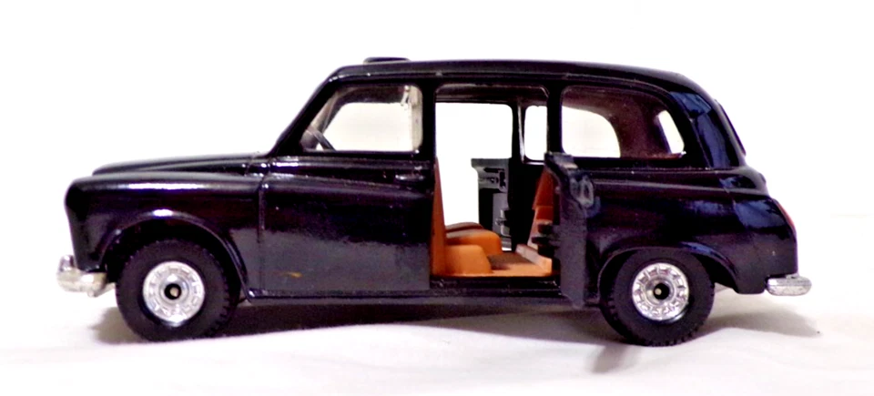 Corgi Featuring AUSTIN LONDON TAXI - 1/43 - No Case/Box - Image 2 of 4