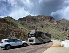 2015 Winnebago Itasca Solei & 2014 Honda CR-V Tow Car