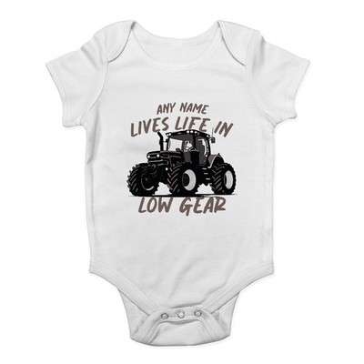 Personalisierter Lives Life in Low Gear Traktoren Baby Weste Body Geschenk