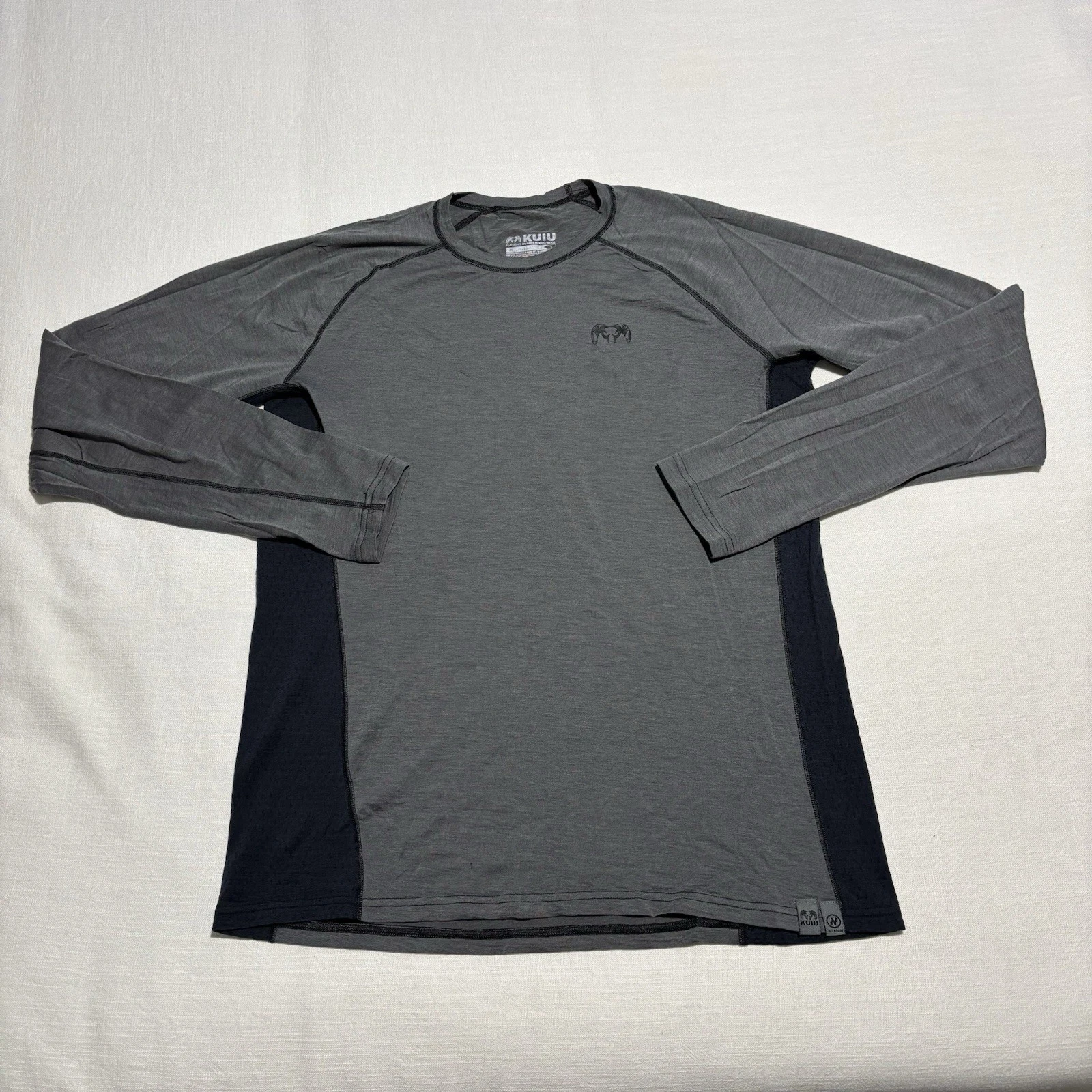 Mens KUIU 125 Nuyarn Merino Wool Long Sleeve Base Layer Tee | Gray/Black | Large