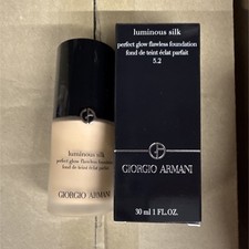 Giorgio Armani Luminous Silk Liquid Foundation Shade 5.2, 30 ml/1 fl oz