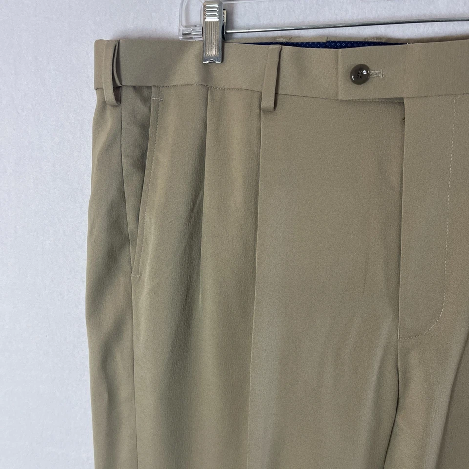 全新带标签 Saddlebred 38W x 30L 直筒舒适弹性卡其色正装裤 MSRP $75 — 第 2/4 张图片