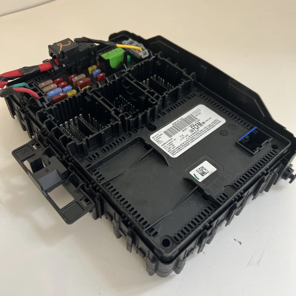 2022 FORD MAVERICK FUSE RELAY BLOCK BODY CONTROL MODULE MU5T-15604-FCFM OEM - Imagem 2 de 4