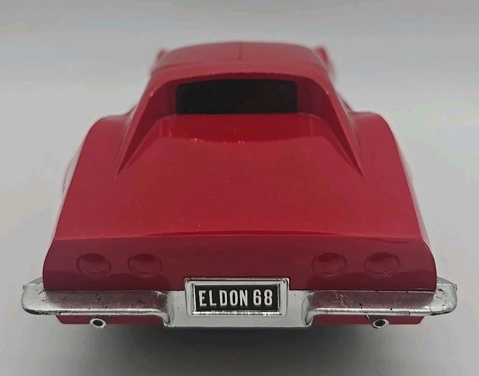Coche Corvette rojo de colección Eldon 1968 a batería con controlador de bomba - no funciona Foto 3 de 4
