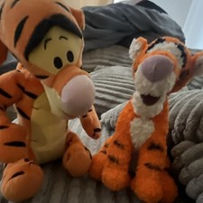 Disney Tigger Winnie the Pooh Plush Stuffed Animals Lot of 2 Small 2001