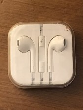 Original OEM Apple Wired iPhone / iPad / iPod Ear Buds w/ Case White 3.5mm New