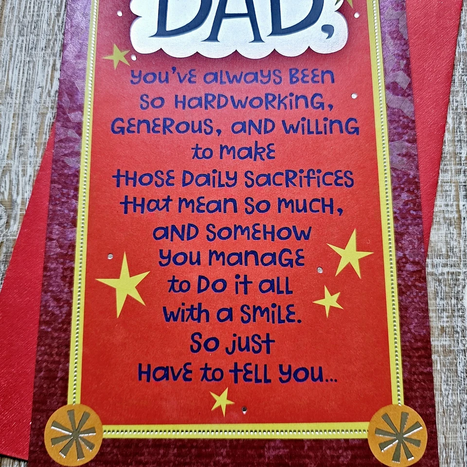 Tarjeta de cumpleaños American Greetings para papá estrellas rojas plateadas You Da Man Foto 3 de 4