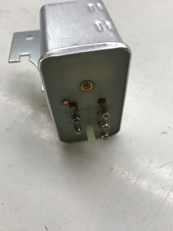 Steuergerät Vorglüh Vorglühzeitrelais Mercedes W115 240D 3.0 0015451832 NOS - Image 3 of 3