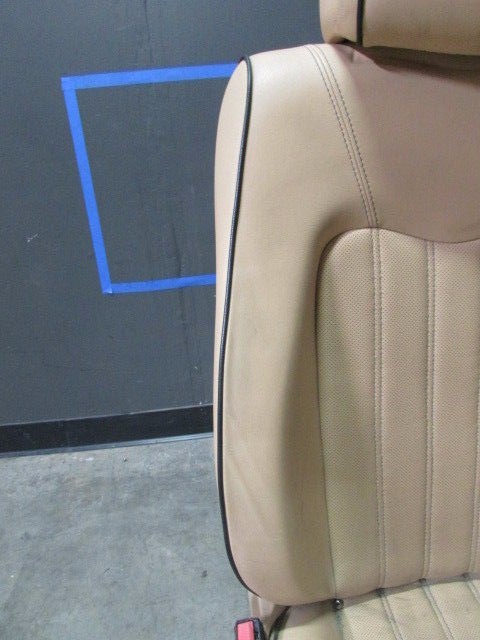 Maserati Quattroporte, LH, Left Front Seat, Beige, Used, Wear