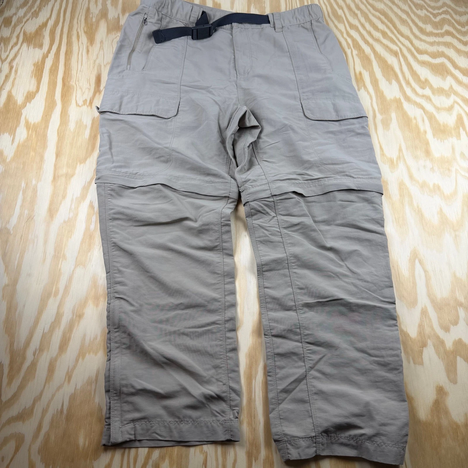 The North Face Mens Convertible Cargo Hiking Pants Tan Khaki Size Large Short