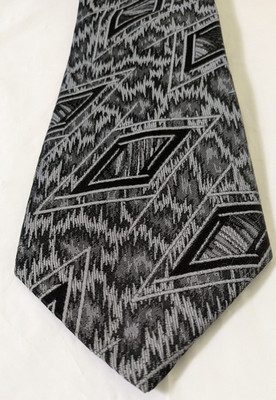 Vtg Envoy Limited Edition Tie Dark Silver Gray Abstract MCM Chevron 56 x 3.5