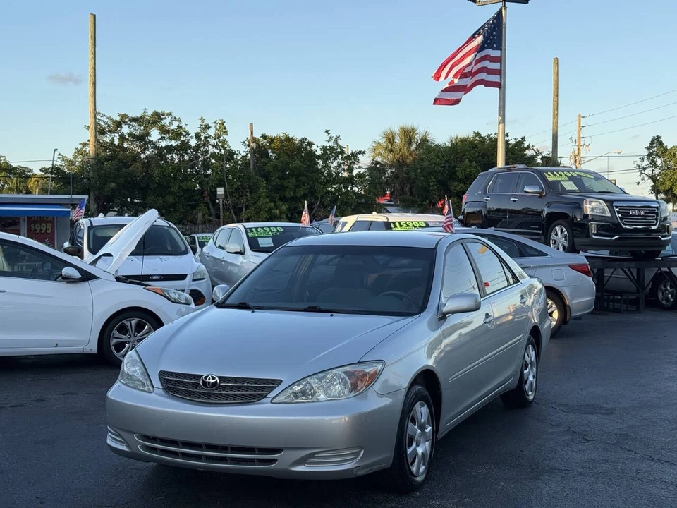 2003 Toyota Camry LE 4dr седан - Изображение 2 из 4