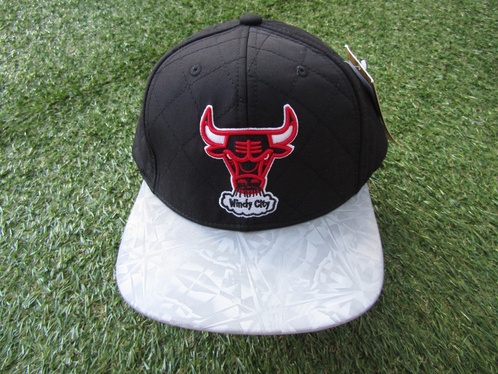 Mitchell & Ness Chicago Bulls NBA Diamond Base Adjustable Snapback Hat Cap - New
