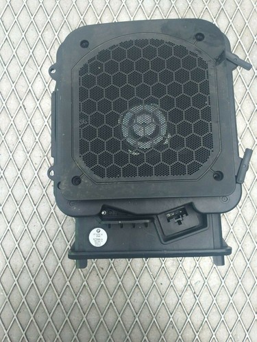 BMW X1 F48 XDRIVE20D 2018 FAHRERSEITE UNTER SITZ LAUTSPRECHER 9275996-04