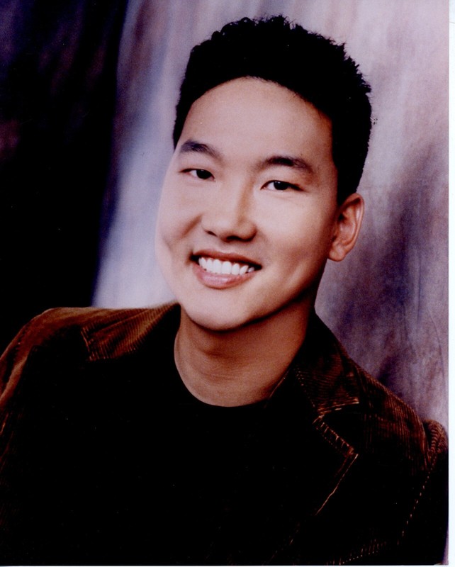 Eddie Shin 8x10 color photo