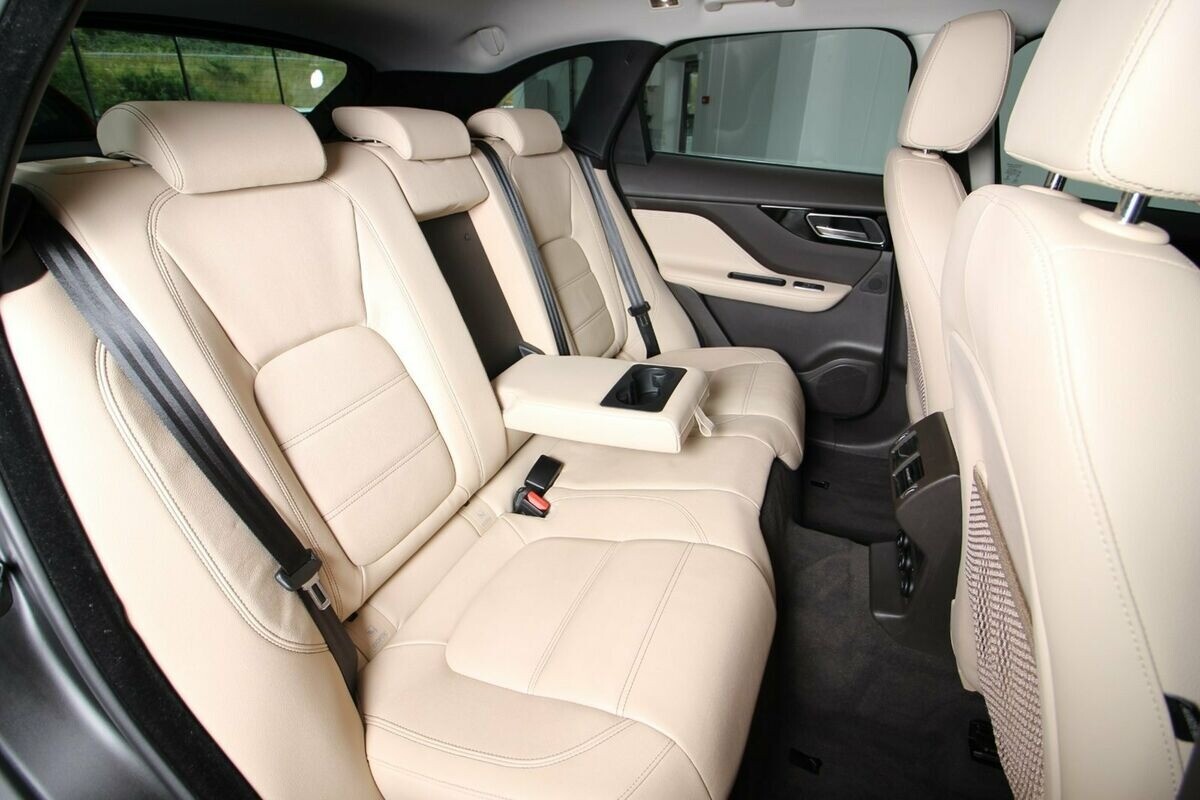 Jaguar F-Pace 3,0 P340 Prestige aut. AWD